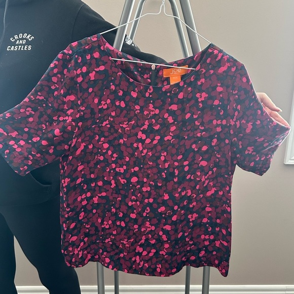 Joe fresh multi coloured blouse with zipper detail on back. - Picture 3 of 5